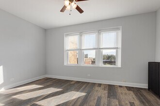 1608 W Sherwin Ave in Chicago, IL - Foto de edificio - Building Photo