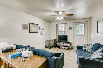 108 E Davilla St in Granger, TX - Building Photo - Interior Photo