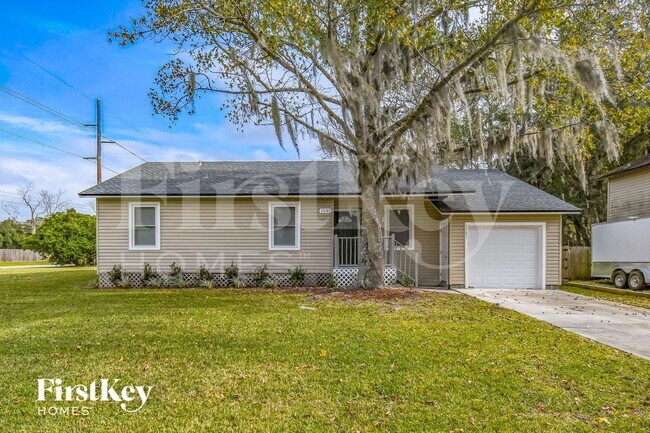 1591 Twin Oak Dr W in Middleburg, FL - Foto de edificio - Building Photo