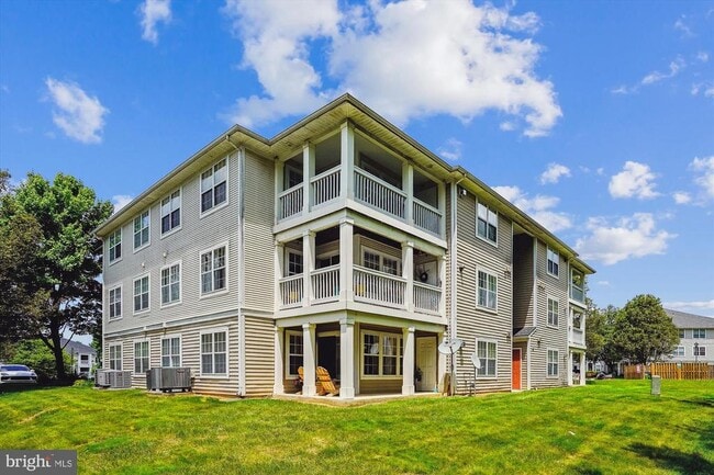 14192 Cuddy Loop in Woodbridge, VA - Building Photo - Building Photo