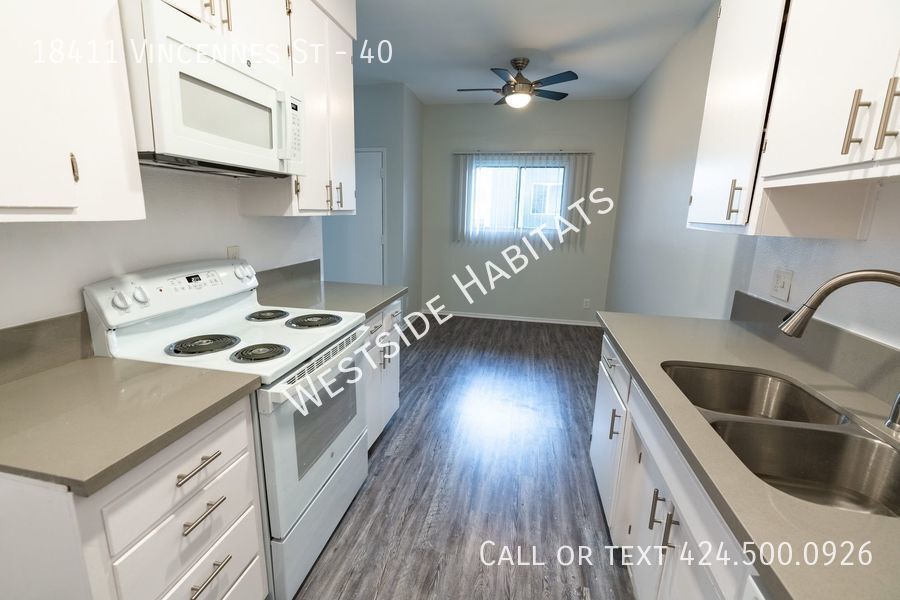 18411 Vincennes St, Unit 40 in Los Angeles, CA - Building Photo