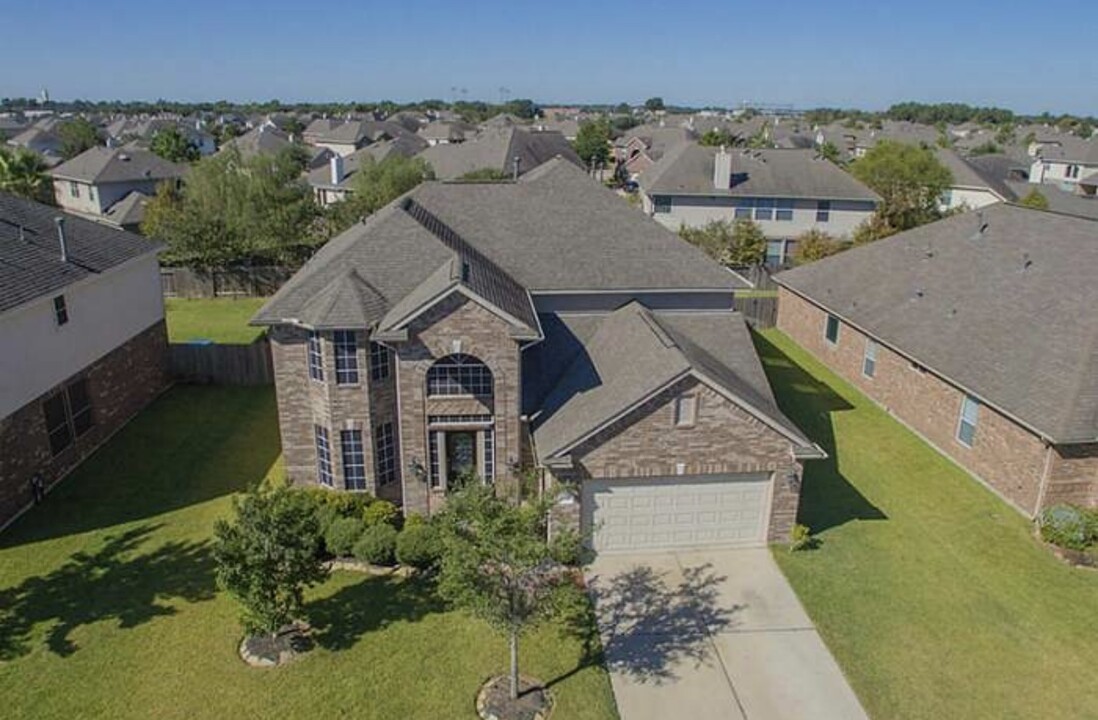 1739 Palmetto Park Dr in Katy, TX - Foto de edificio