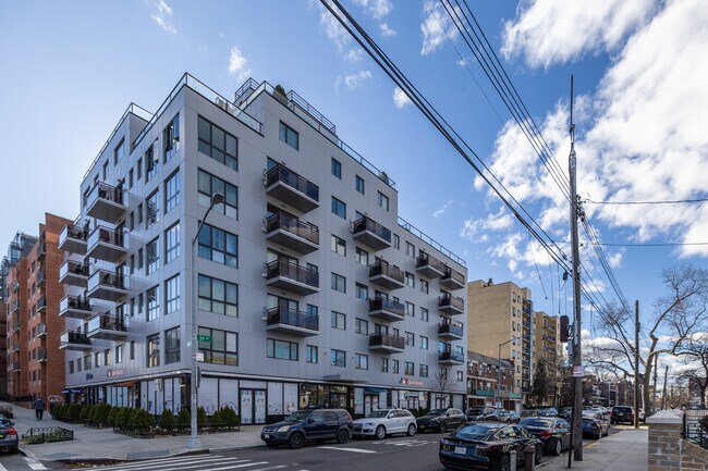 145-38 34th Ave in Flushing, NY - Building Photo - Building Photo