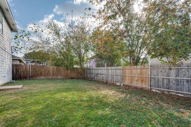 10141 Chapel Rock Dr in Fort Worth, TX - Building Photo - Building Photo