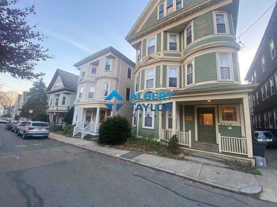36 Cherokee St, Unit 1 in Boston, MA - Building Photo