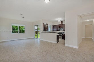9334 SW 173rd Terrace in Palmetto Bay, FL - Building Photo - Building Photo