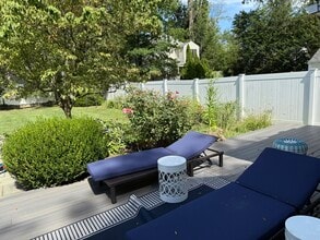 61 Richmond Hill Rd in New Canaan, CT - Building Photo - Building Photo