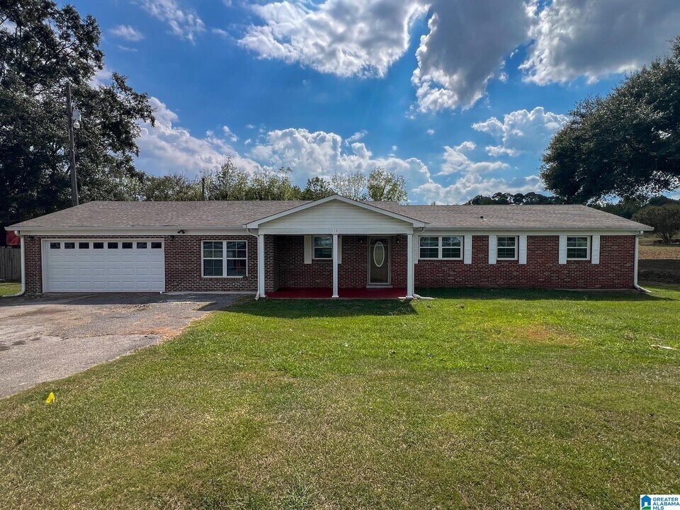 5765 US-280 in Harpersville, AL - Building Photo