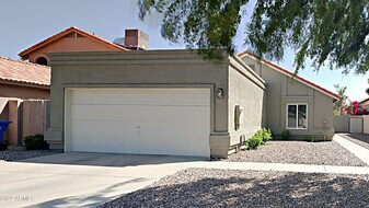 4431 E Amberwood Dr in Phoenix, AZ - Building Photo
