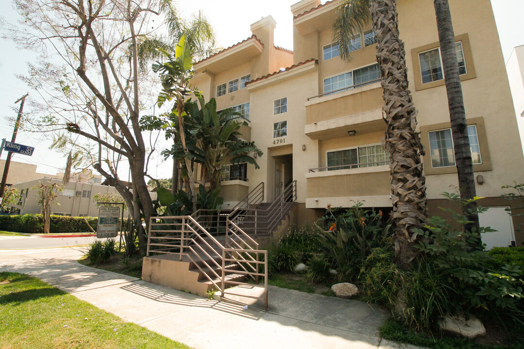 Fulton Apartments in Sherman Oaks, CA - Building Photo