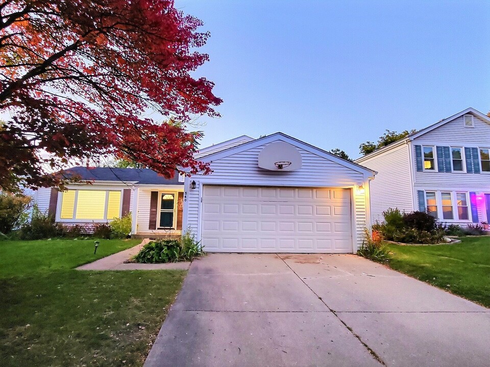 540 Caren Dr in Buffalo Grove, IL - Building Photo