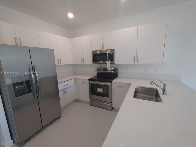 12005 NW 47th Manor in Coral Springs, FL - Building Photo - Building Photo