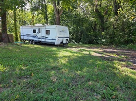 185 Dogwood Rd in Candler, NC - Building Photo