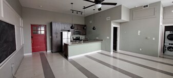 200 Claremont Ave, Unit 212 in Hampton, VA - Building Photo