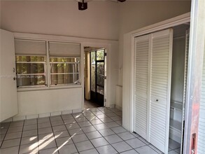 2235 Overbrook St in Miami, FL - Building Photo - Building Photo