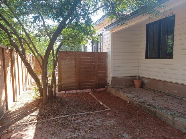 2808 Windsor Rd in Austin, TX - Building Photo - Building Photo