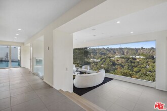 9716 Oak Pass Rd in Beverly Hills, CA - Building Photo - Building Photo
