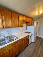 79 Garfield Ave in New London, CT - Building Photo - Building Photo