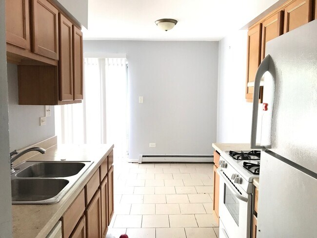 123 Pickwick Dr in Schaumburg, IL - Building Photo - Building Photo