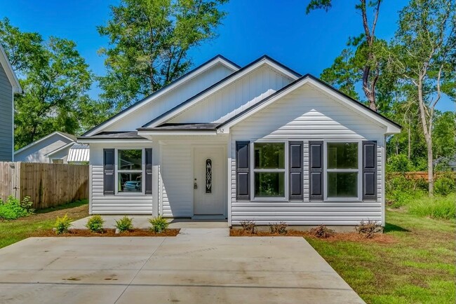 property at 18 Croatan St