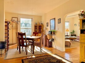 41 Auburn St, Unit 2 in Brookline, MA - Building Photo