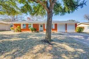 11512 Oak Trail in Austin, TX - Building Photo