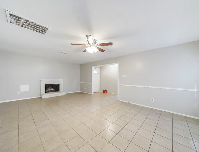 10827 Sugar Hill Dr-Unit -A in Houston, TX - Foto de edificio - Building Photo