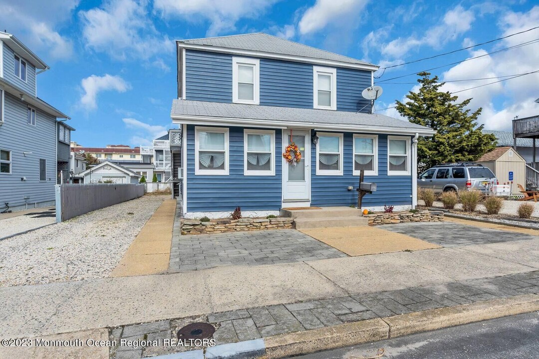 58 Farragut Ave in Seaside Park, NJ - Building Photo