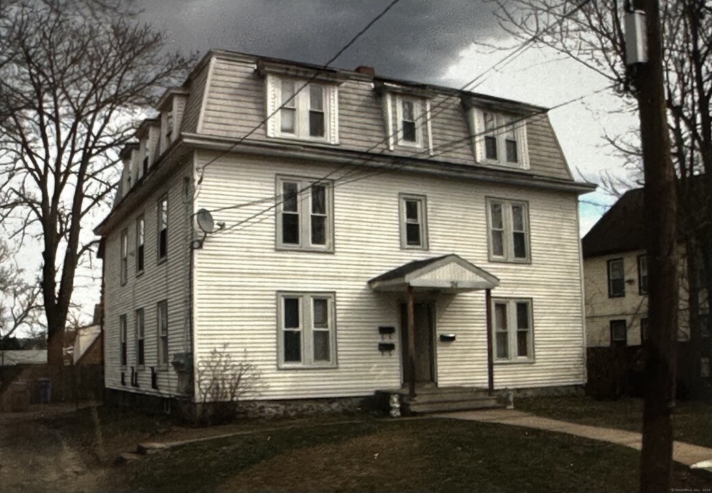 24 Conlon St in Bristol, CT - Building Photo