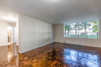 21 Welsford Gdns in Toronto, ON - Building Photo - Interior Photo