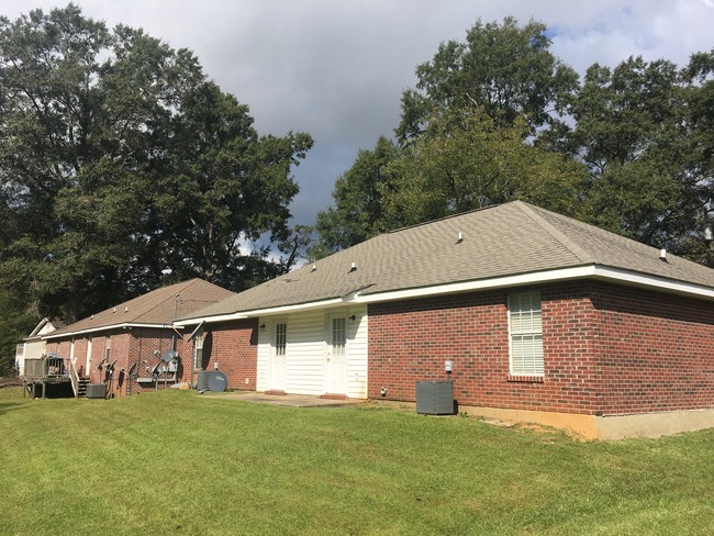 Meadville Street Apartments in Summit, MS - Building Photo - Building Photo