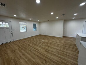 9870 Marlin Dr in Dallas, TX - Building Photo - Building Photo