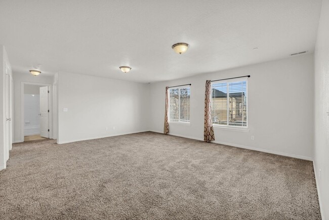 3561-3585 E Rock Creek Rd in Eagle Mountain, UT - Building Photo - Building Photo