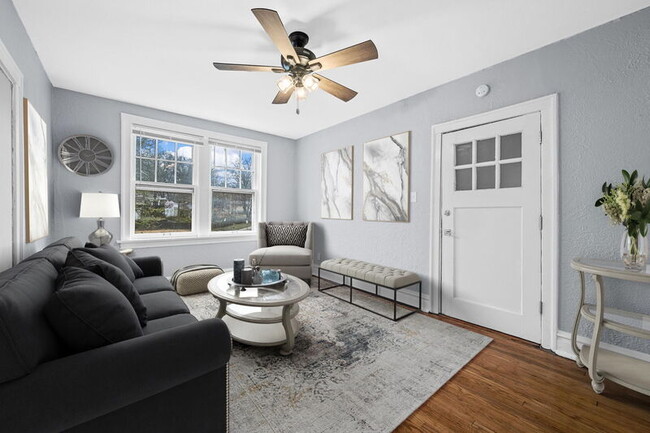 property at 1240 Hawthorne Pl