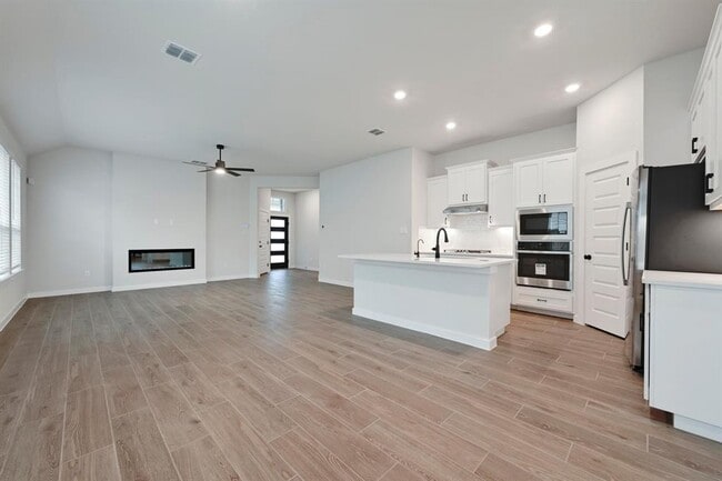 201 Arches Dr in Kyle, TX - Building Photo - Building Photo