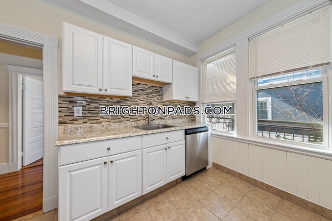 46 Brackett St in Boston, MA - Foto de edificio - Building Photo