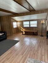 12 Circle Dr in Huntington, WV - Building Photo