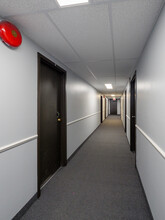 585 Mill St in Windsor, ON - Building Photo - Interior Photo