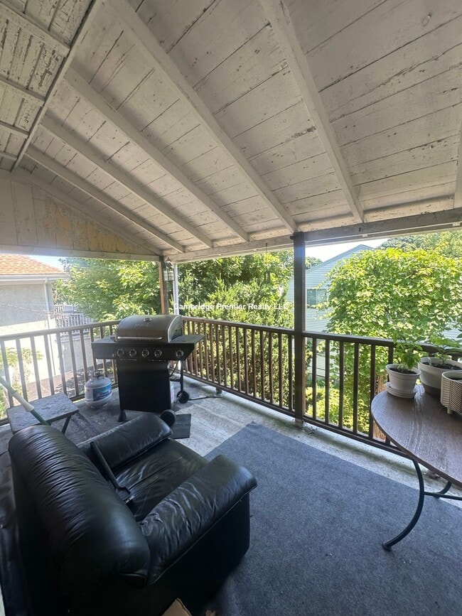 399 School St, Unit 2 in Watertown, MA - Building Photo - Building Photo