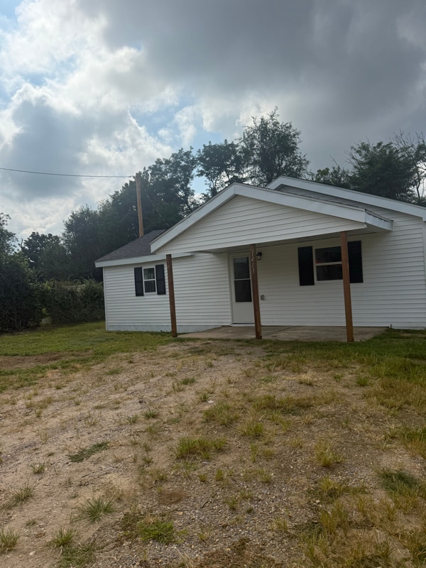 1413 E Kathleen St