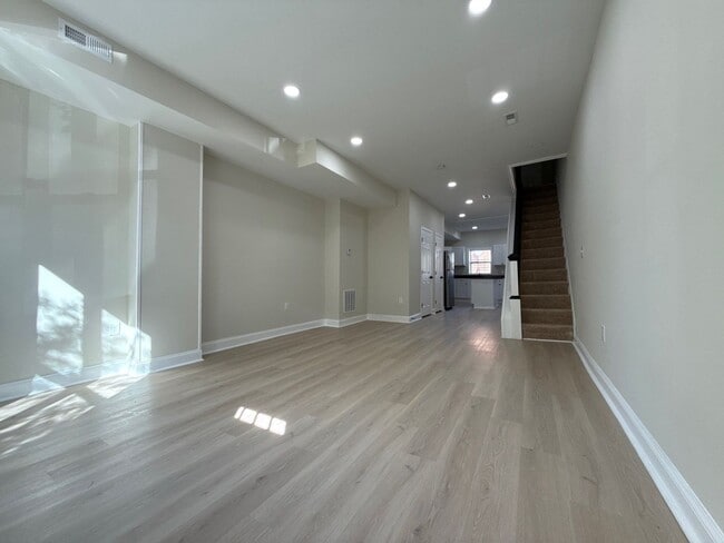 29 N Ellwood Ave in Baltimore, MD - Building Photo - Building Photo