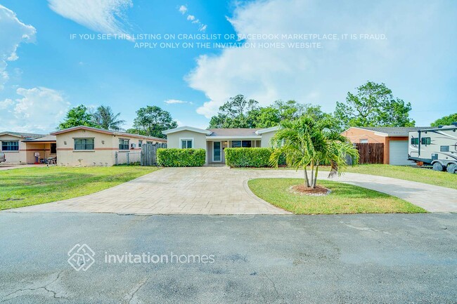 7421 Normandy St in Miramar, FL - Building Photo - Building Photo