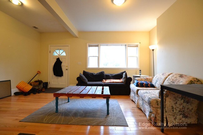 14 Woodmont St in Boston, MA - Building Photo - Building Photo