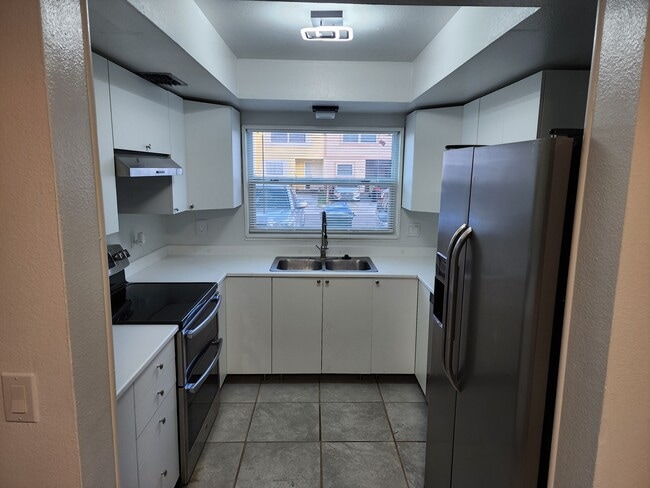 3001 S Pines Dr in Largo, FL - Building Photo - Building Photo