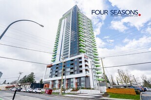 10428-10428 Whalley Blvd in Surrey, BC - Building Photo