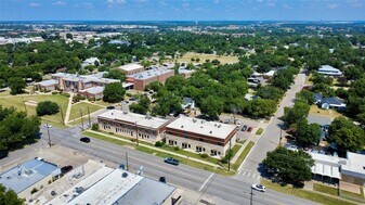 609 E University Ave in Georgetown, TX - Building Photo