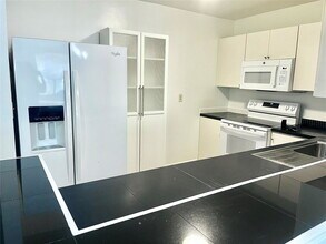 4394 NW 9th Ave in Pompano Beach, FL - Building Photo - Building Photo