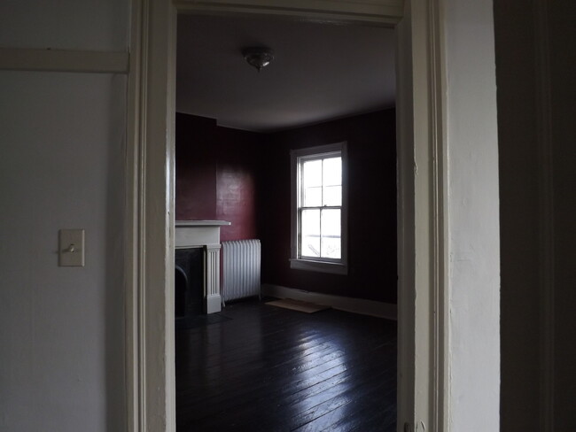 325 Berkeley Pl in Staunton, VA - Foto de edificio - Building Photo