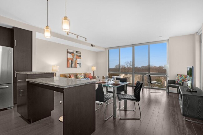 3718 Midtown Dr in Tampa, FL - Foto de edificio - Building Photo