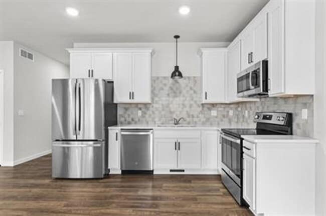 1459 Harrison St in Neenah, WI - Building Photo - Building Photo